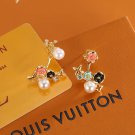 LV versatile accessory bracelet (95)