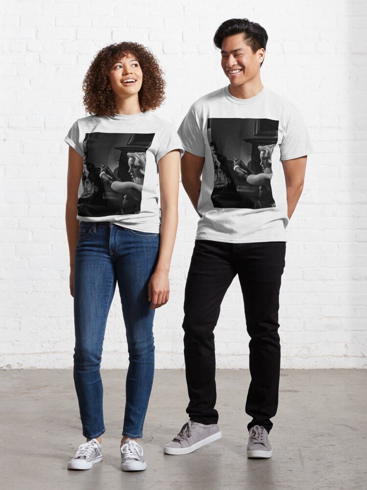 The Woman shoots Classic T-Shirt