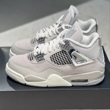 Air  4 Retro Frozen Moments White Grey