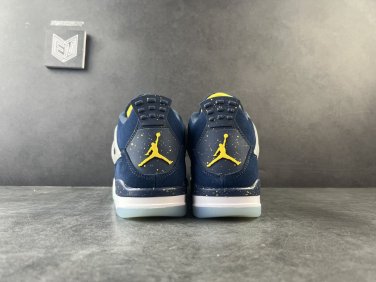 Air  4 Retro Michigan (PE)