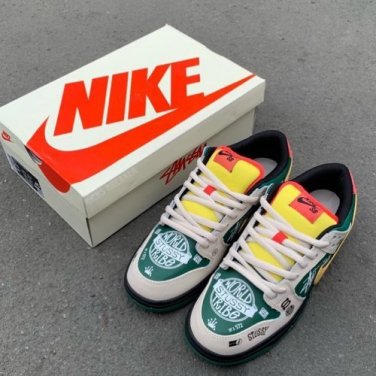 SB Dunk x Stussy