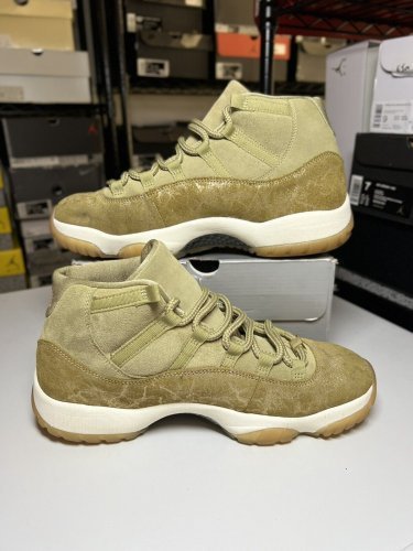 Air  11 Retro Neutral Olive