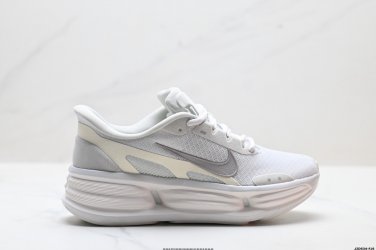 130 company level  Comfort Ride EasyOn Access  Comfort Fit Breathable Support Run_3573