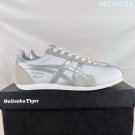 Collection 140Onitsuka Tiger retro sports shoes, light gray+beige color scheme, suede an