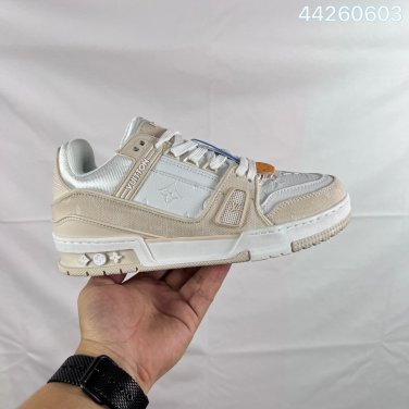 Collection 150LV Vuitton sneakers, classic Monogram presbyopia+milk tea color, low-key y