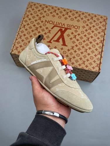 LOUIS VUITTON LV Sneakerina releases new German training shoes ballet shoes in early sprin