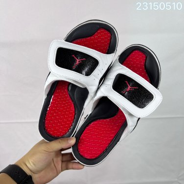 ninety-five Hydro 12 slippers, made of white synthetic leather and gold Flyman log_3897