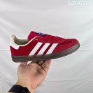 one hundred and five Gazelle Indoor blue training shoes, with a soft and durable s_1361