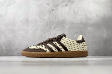 one hundred and sixtyExport order  originals Samba brownItem number IH9373Siz