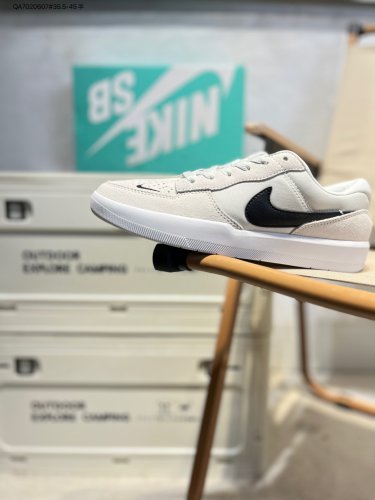 one hundred SB Force 58 sports skateboard shoes. This is a product that brings cutti_5535