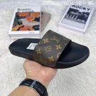 one hundredCompany level Louis Vuitton POOL PILLOW Comfortable, casual and fashionable
