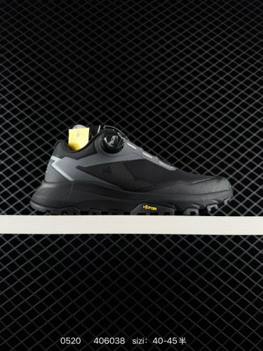 two hundred and twentyKAILAS low top hiking shoes for both men and women, GORE-TEX water