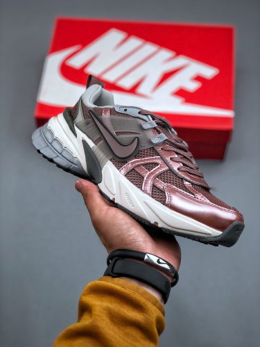 The E  V2K Runtekk shock-absorbing and anti slip retro low top running shoes are made