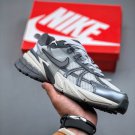 The Z  V2K Run retro single item is a pure original level retro dad shoe. The running