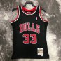 #33 Pippen Bulls 1997-98 M&N jersey black