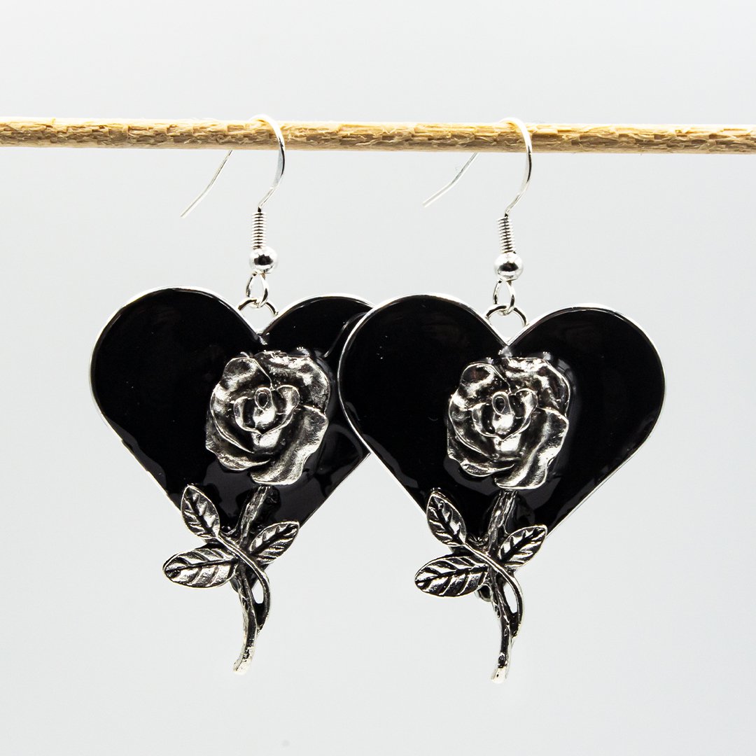 Gothic resin earrings with rose 040