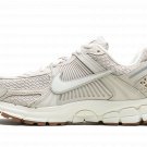 ZOOM VOMERO 5 WMNS "Light Orewood Brown"