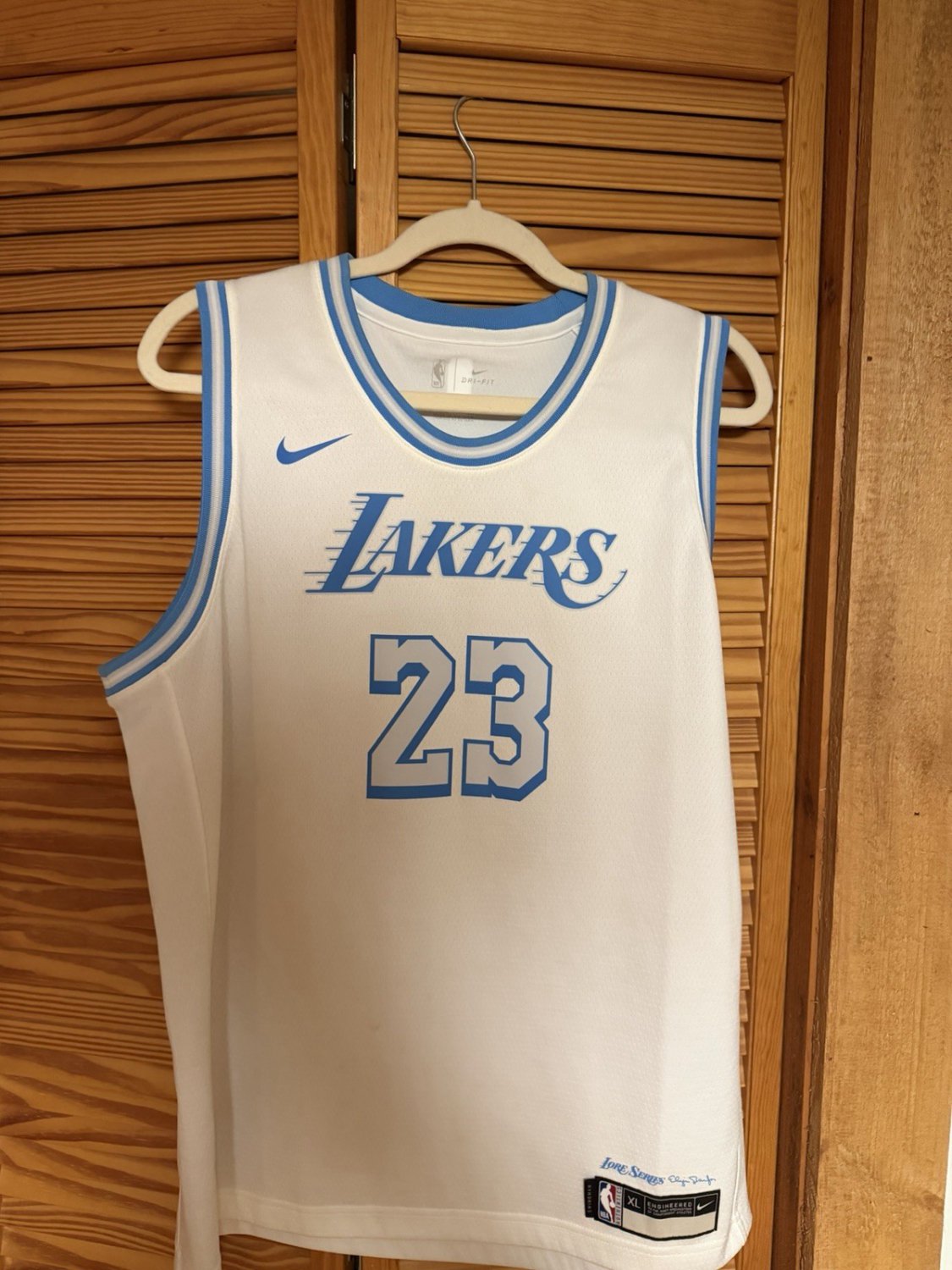 Los Angeles Lakers LeBron James #23 Jersey - White Blue