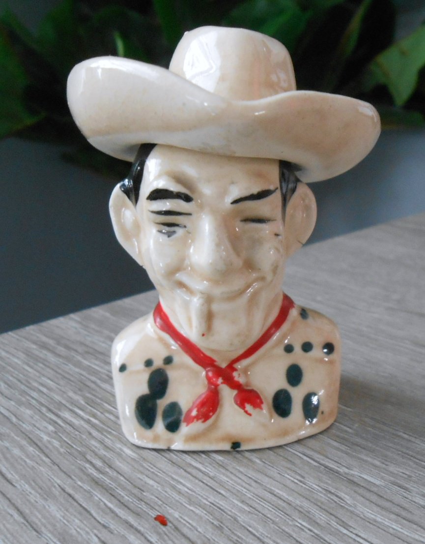 Vintage Novelty Ceramic Smoking Cowboy Bust and Hat Salt & Pepper Shakers Japan 104
