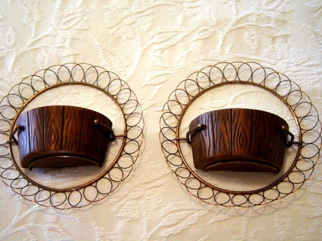 Pair of 1958 Vintage Treasure Craft Compton CA Round Wall Decor  143