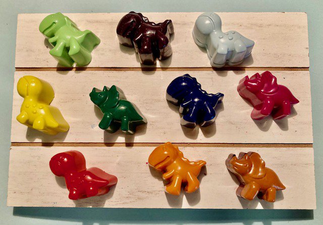 Set 23 Small Dinosaur Coloring Crayons Birthday Christmas-Stegosaurus T-Rex Triceratops
