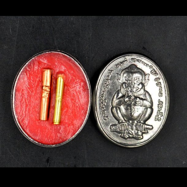 Si Phung &acirc;��Si Hu Ha Ta&acirc;�� Deity Balm &acirc;�� Four-Eared Five-Eyed Lanna Charm