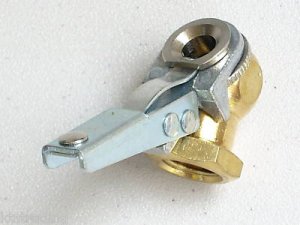 TIRE CHUCK INFLATOR with lever