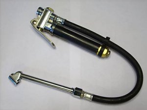 AIR TIRE CHUCK INFLATOR WITH GAUGE