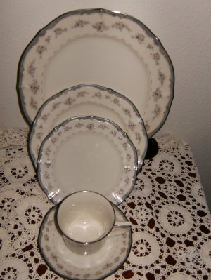 Noritake Taviata Pattern