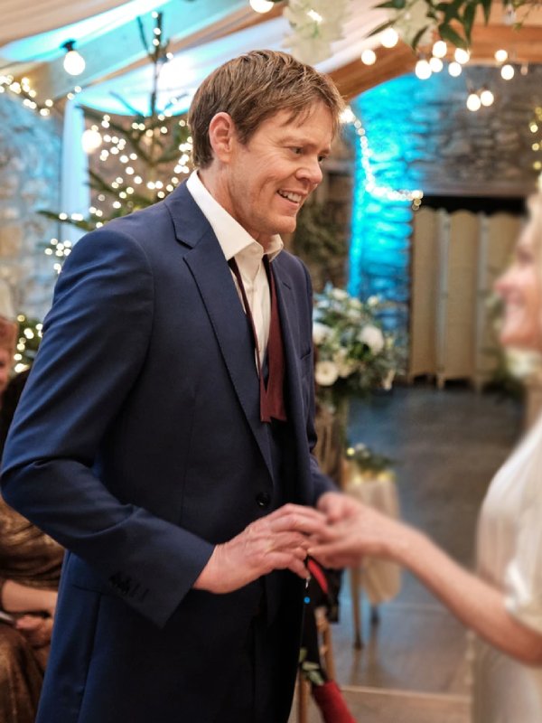 Beyond Paradise Christmas Special Kris Marshall Blazer