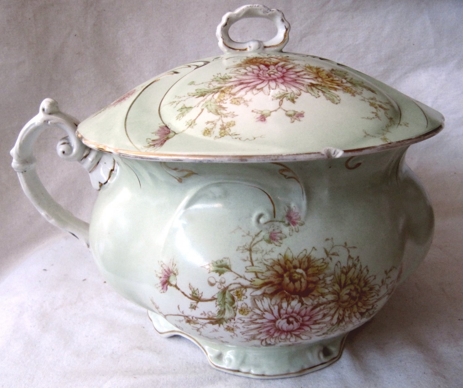 Antique Maddock's Lamberton Works Royal Porcelain Chamber Pot with Lid