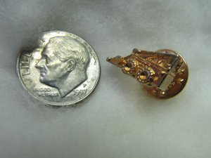 Vintage Lapel Hat Pin Tie Tack Front Loader Construction Equipment Figural Gold Tone .625 Inch