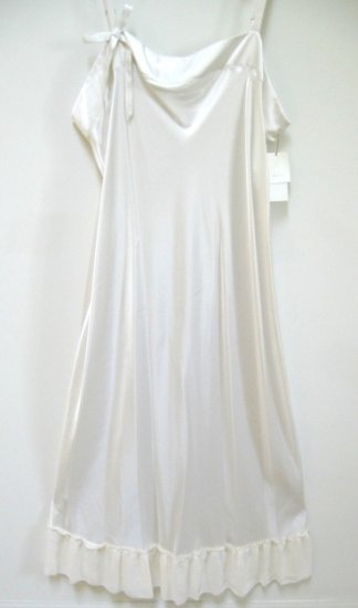 A0551 VERA WANG LINGERIE VANILLA SATIN SHORT GOWN, W207809, SIZE LARGE