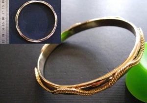 Sparkling Gold Bangle