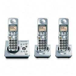Panasonic KX-TG1033S Digital Cordless Phone with Three Handsets
