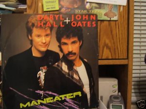 Hall & Oates Maneater, Delayed Reaction Uk 12"