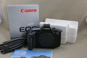 CANON EOS 650 PROFESSIONAL 35mm FILM CAMERA MINT in BOX
