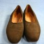 THE GAP WOMENS BROWN SUEDE FLATS SHOES 8 M MINT