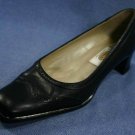 TALBOTS WOMENS NAVY LEATHER LOW HEEL PUMPS 6 M EUC