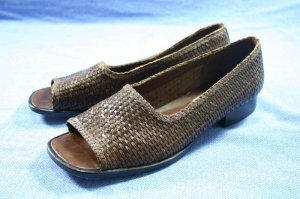 TALBOTS BROWN WOVEN LEATHER OPEN-TOE FLATS 7.5 N