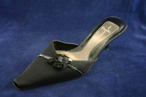 LINEA PAOLO WOMEN BLACK SILK MULES PUMPS 8 M MINT