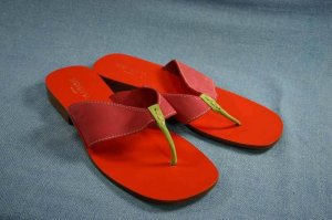 STEVEN V. NEW YORK  PINK & GREEN THONG SANDALS 9 B