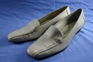 NATURALIZER BEIGE LEATHER LOAFERS SHOES 8 M NEW