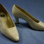 NINE WEST WOMENS BONE LEATHER MID HEEL PUMPS 7 W MINT