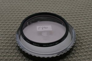 HOYA AUTH 62mm HMC SKYLIGHT LENS FILTER in case  F890