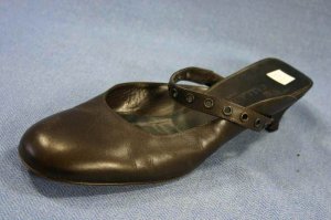 CALLAGHAN WOMENS BROWN LEATHER MULES CLOGS 38.5/8 M