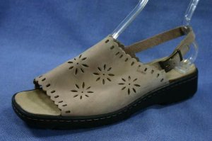 EDDIE BAUER WOMENS TAN NUBUCK SLINGBACK SANDAL 11 M