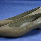 ROCKPORT WOMENS TAUPE LEATHER WALKING PUMPS 8 AA NEW