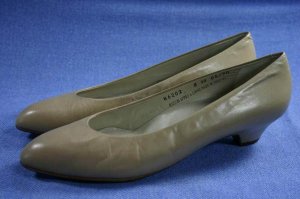 ROCKPORT WOMENS TAUPE LEATHER WALKING PUMPS 8 AA NEW
