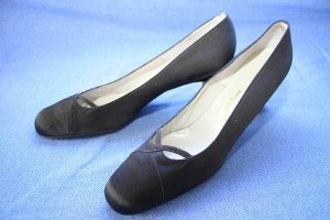 SAKS FIFTH AVE VINTAGE BROWN SILK FENTON PUMPS 9.5 AAA